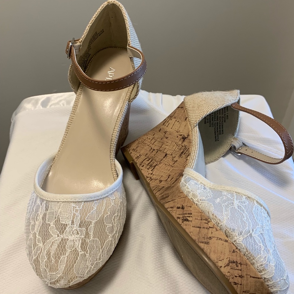 Never worn! Lace wedges with straps